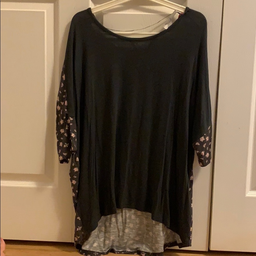 NWT Love Is Lounge Size 10/12 Floral Back T-shirt